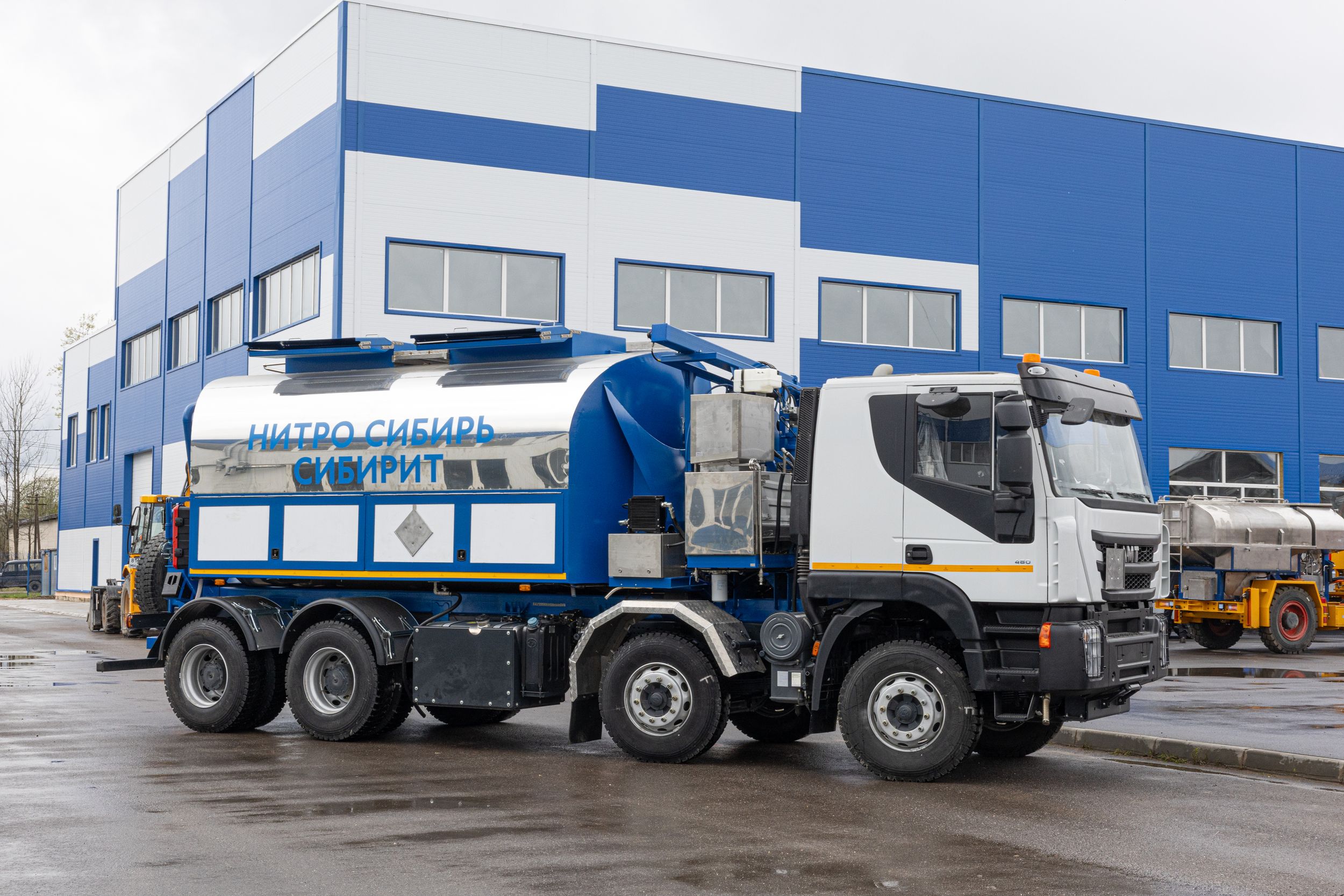 Смесительно-зарядная машина